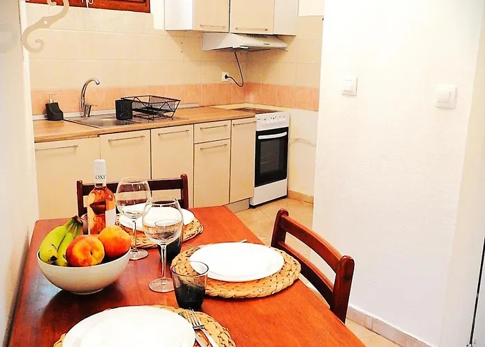 Eva's Eden * Vourvourou